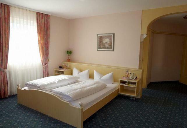 Hotel Krone Kressbronn Am Bodensee Exterior photo